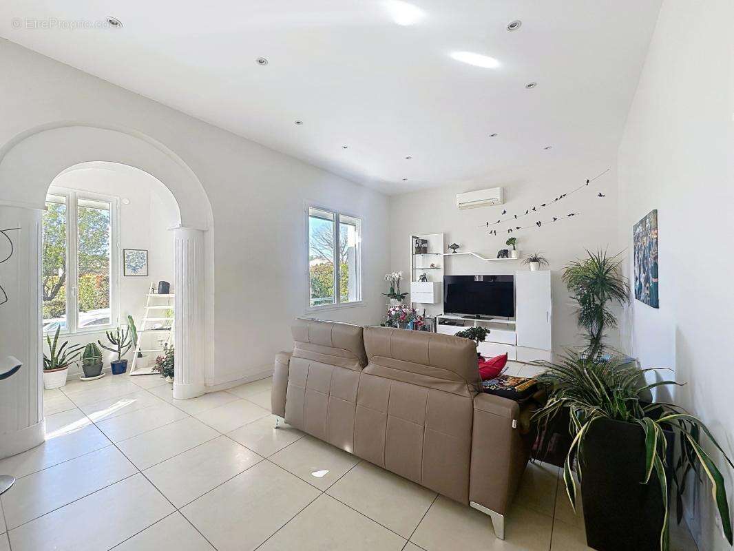 Maison à LES ANGLES