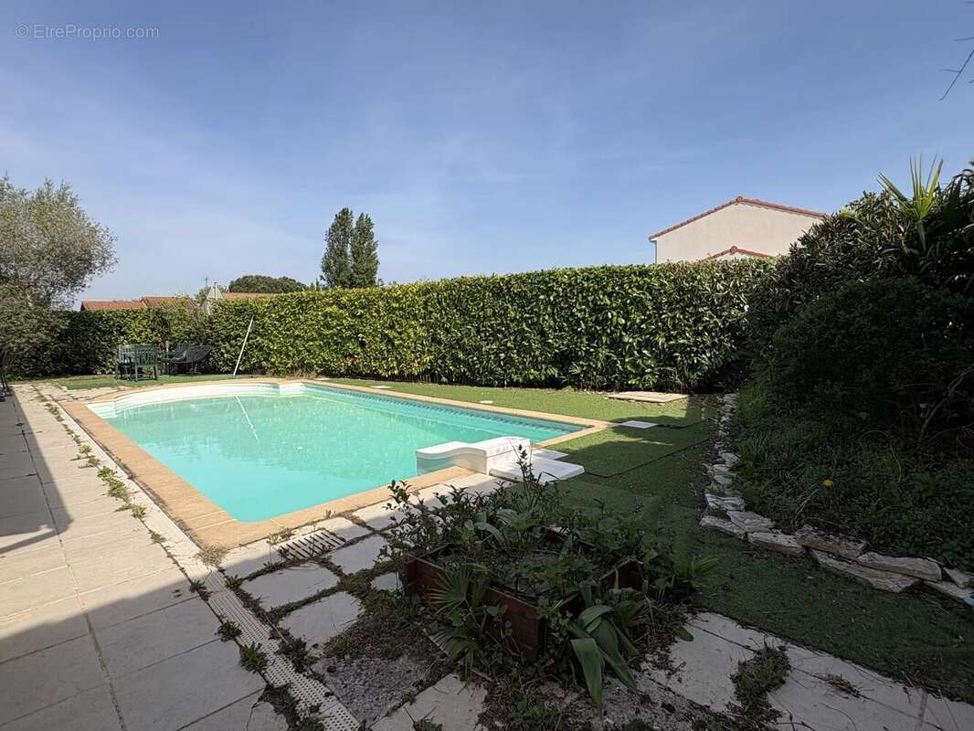 Maison à LA SALVETAT-SAINT-GILLES