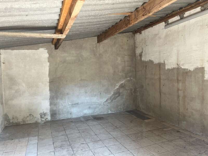 Maison saine, lumineuse et évolutive de 5 pièces au calme sur jardin clos avec fort potentiel d'agrandissement à PESSAC proche H - photo 11