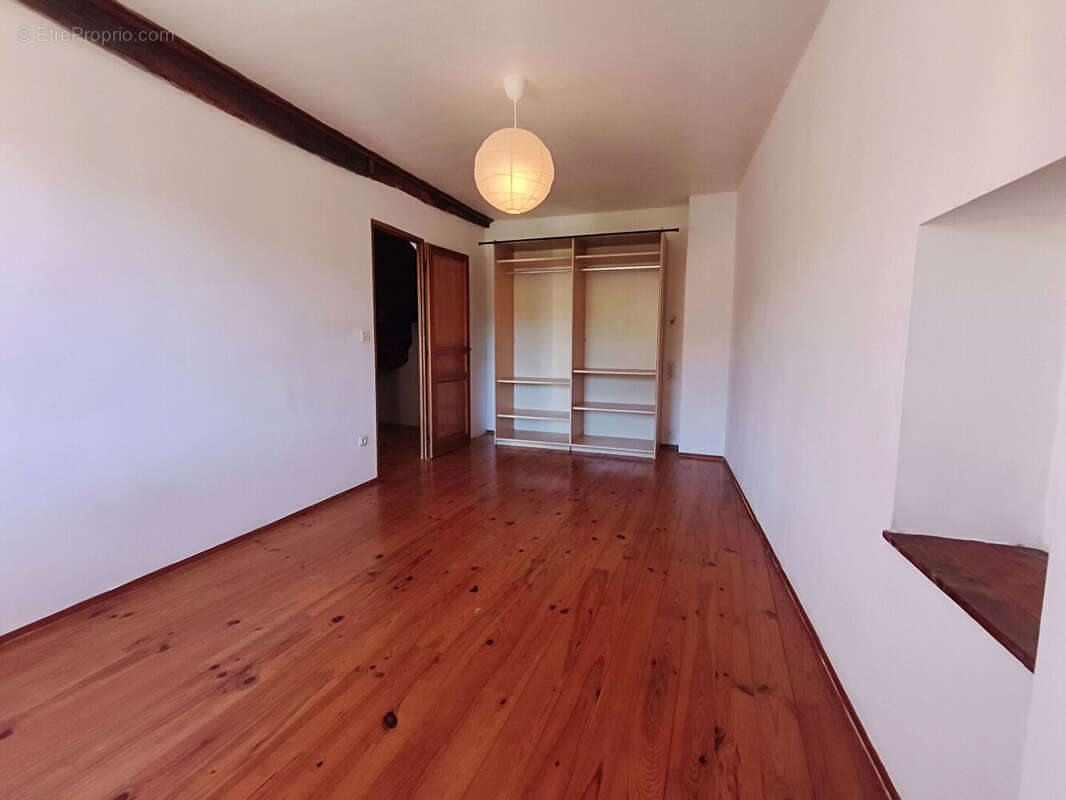 Maison à PRAT-BONREPAUX