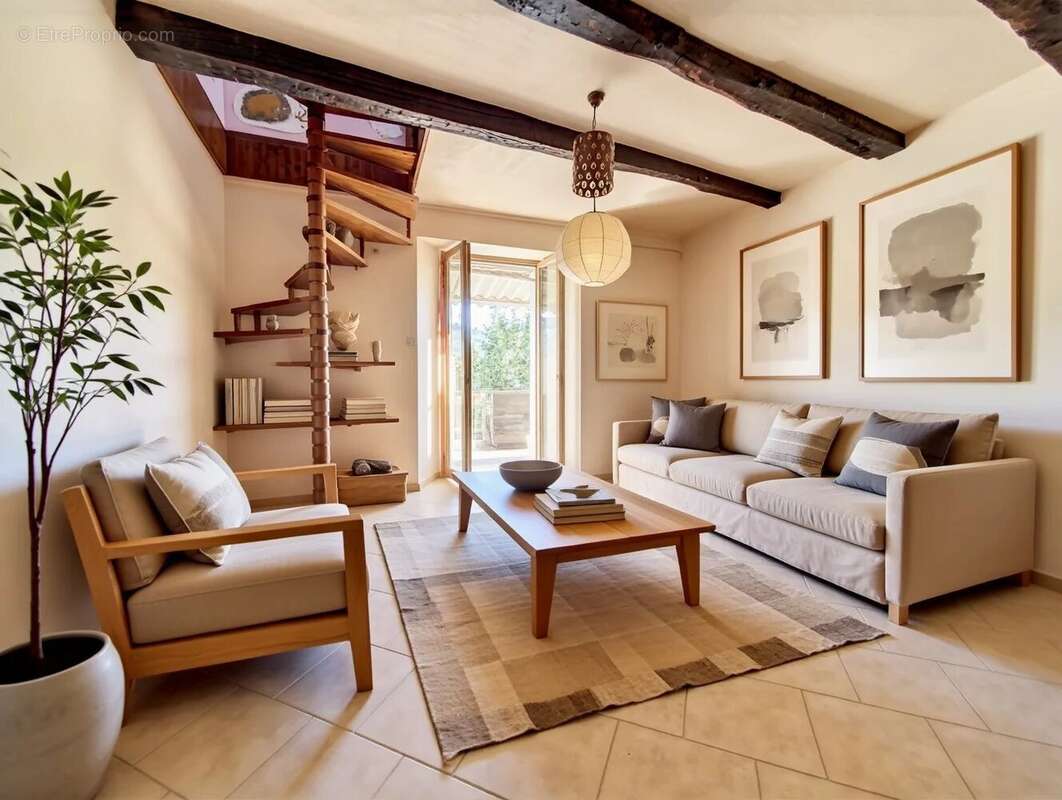 Appartement à CONTES