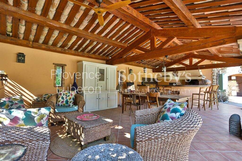 Maison à L&#039;ISLE-SUR-LA-SORGUE