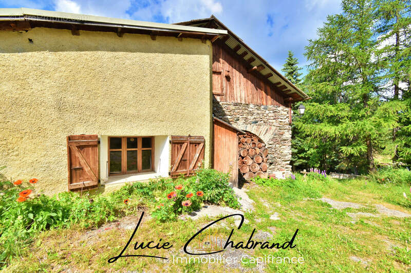 Maison à SAINT-VERAN