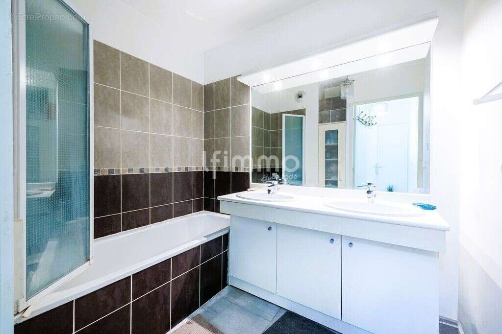 Appartement à MARSEILLE-11E