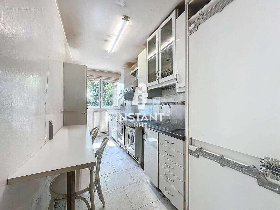 Appartement à CHARENTON-LE-PONT