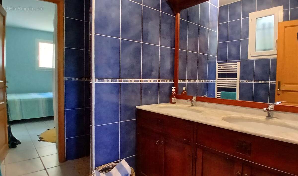 Agréable villa avec 4 chambres et 3 salles et piscine chauffée. - photo 18