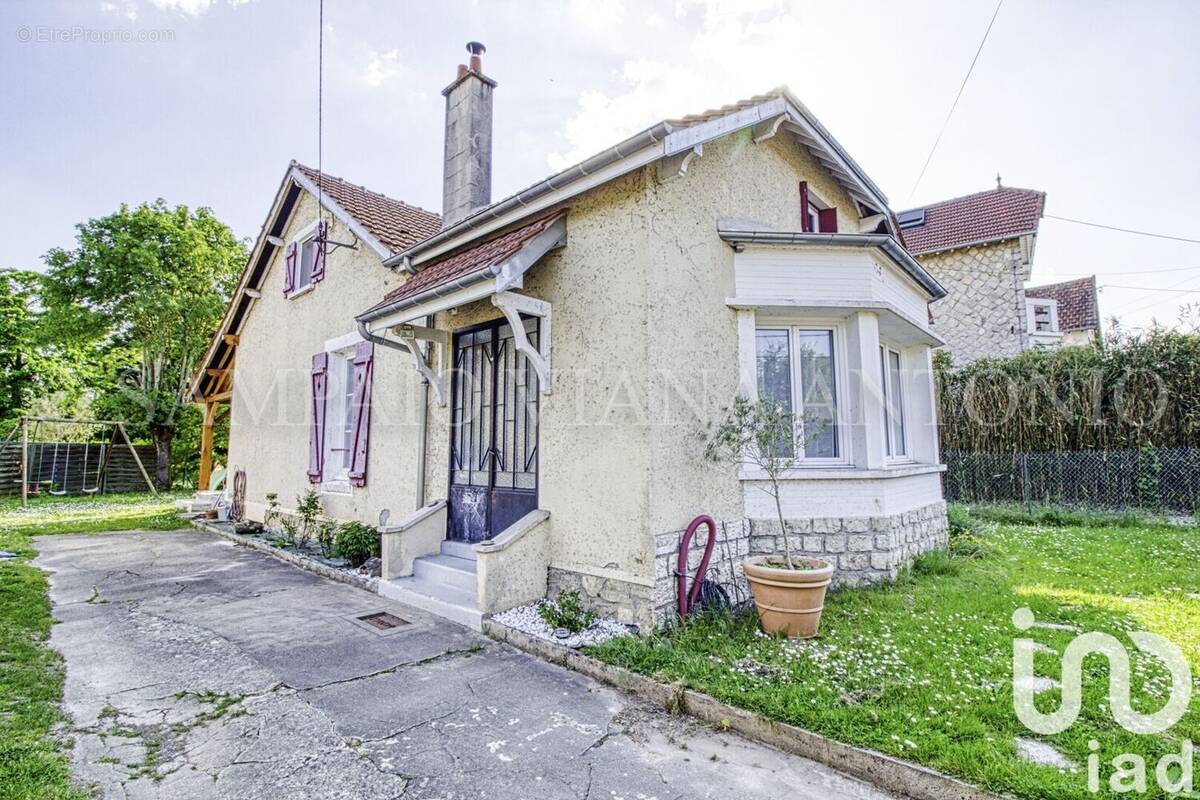 Photo 1 - Maison à SAINT-PIERRE-LES-NEMOURS