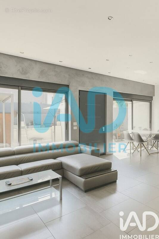 Photo 1 - Maison à AUBERVILLIERS