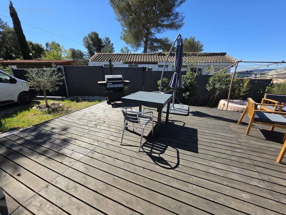 , terrain, habitation legere, chalet, 2 pieces, proche acces - Maison à LE CASTELLET