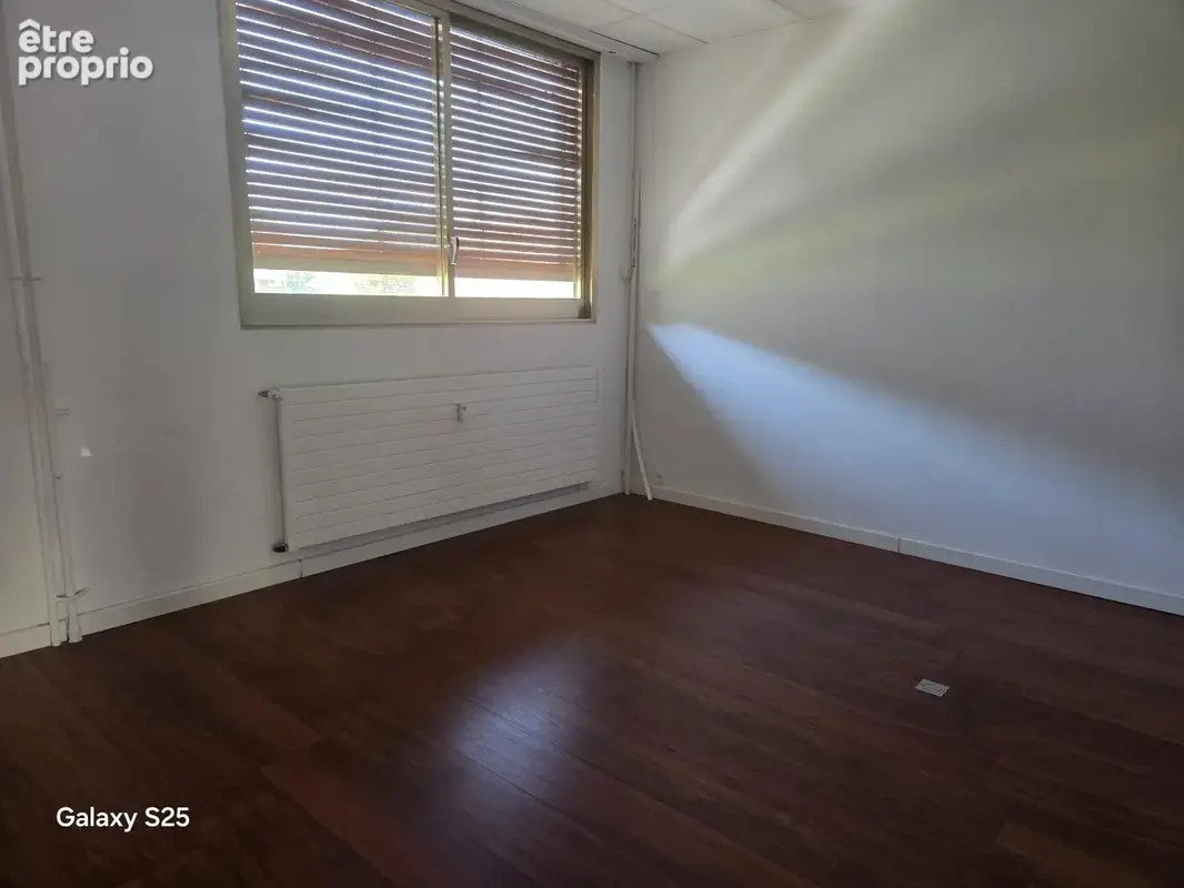 Commerce 96 m² à vendre à Hyeres (83400) - photo 9