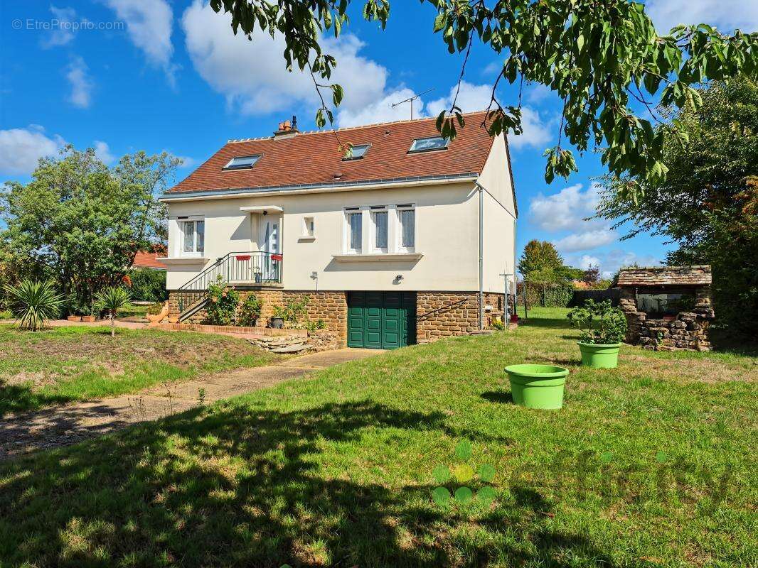 Maison à SPAY