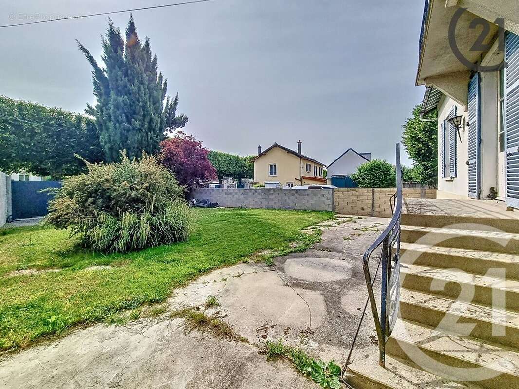 Maison à BRIE-COMTE-ROBERT