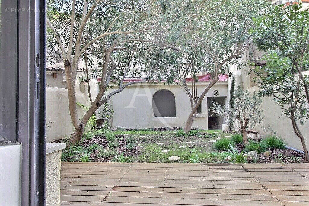 Appartement à MARSEILLE-6E