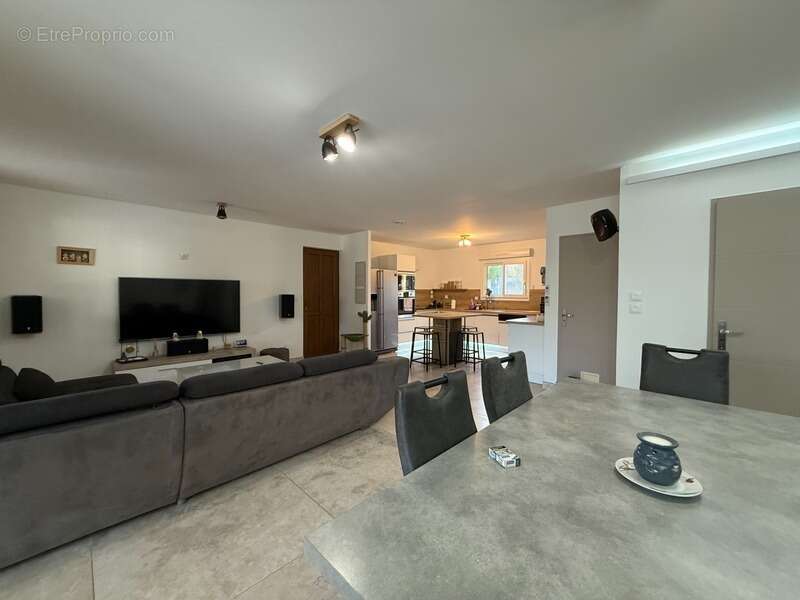 Maison à SAINT-MARTIN-DE-VALGALGUES