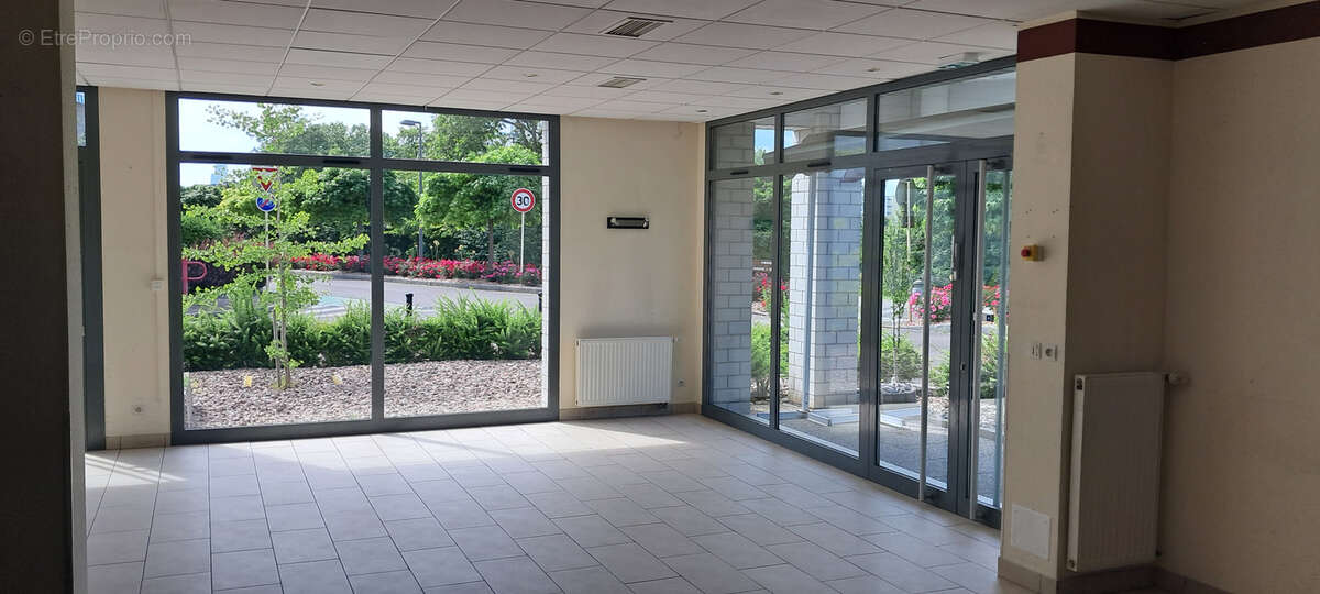 Commerce à HUNINGUE