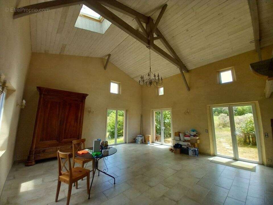 Maison 145 m² à Seissan  - photo 9