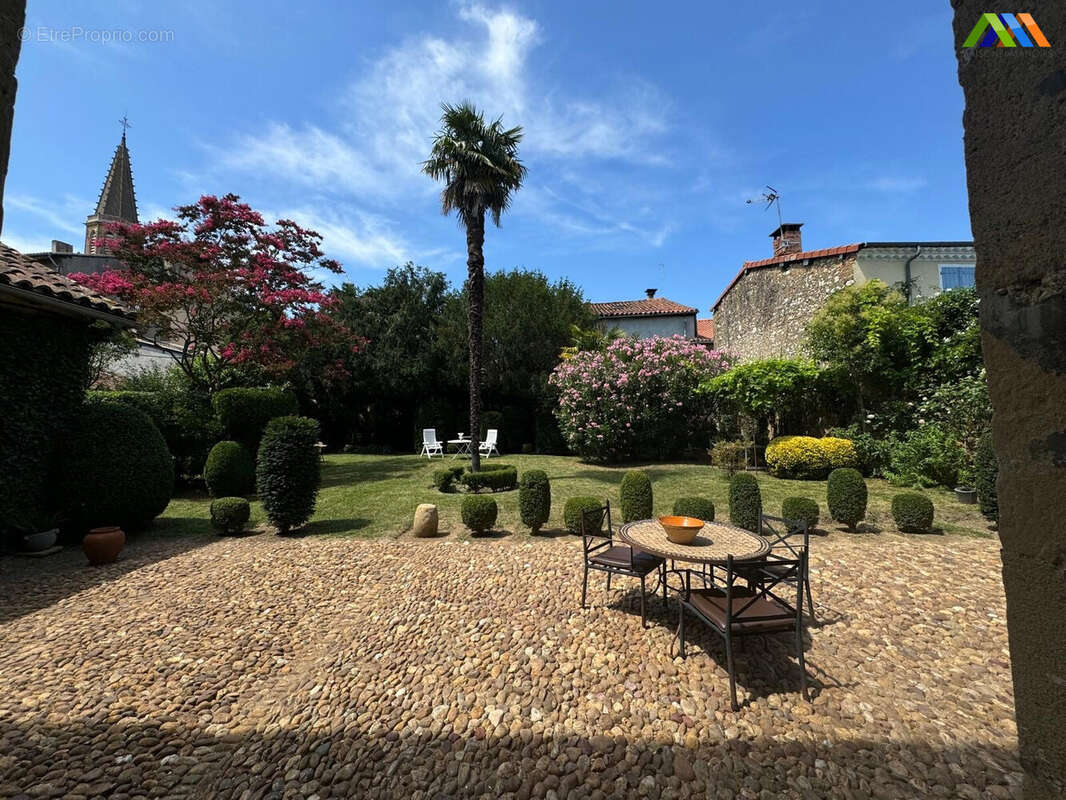 Maison 265 m² à Boulogne-Sur-Gesse  - photo 9