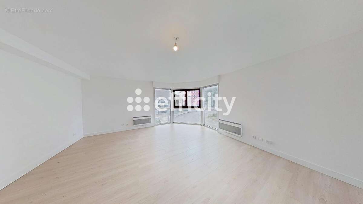 Appartement à LA ROCHE-SUR-FORON