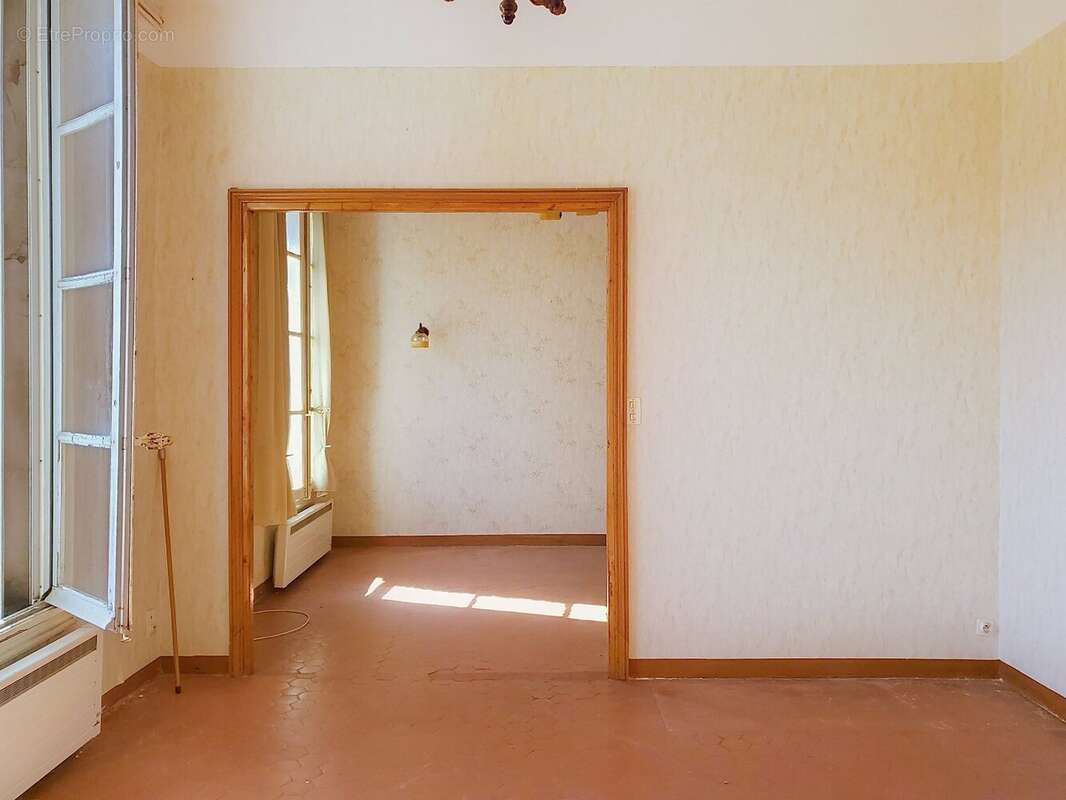 Appartement à LAMALOU-LES-BAINS
