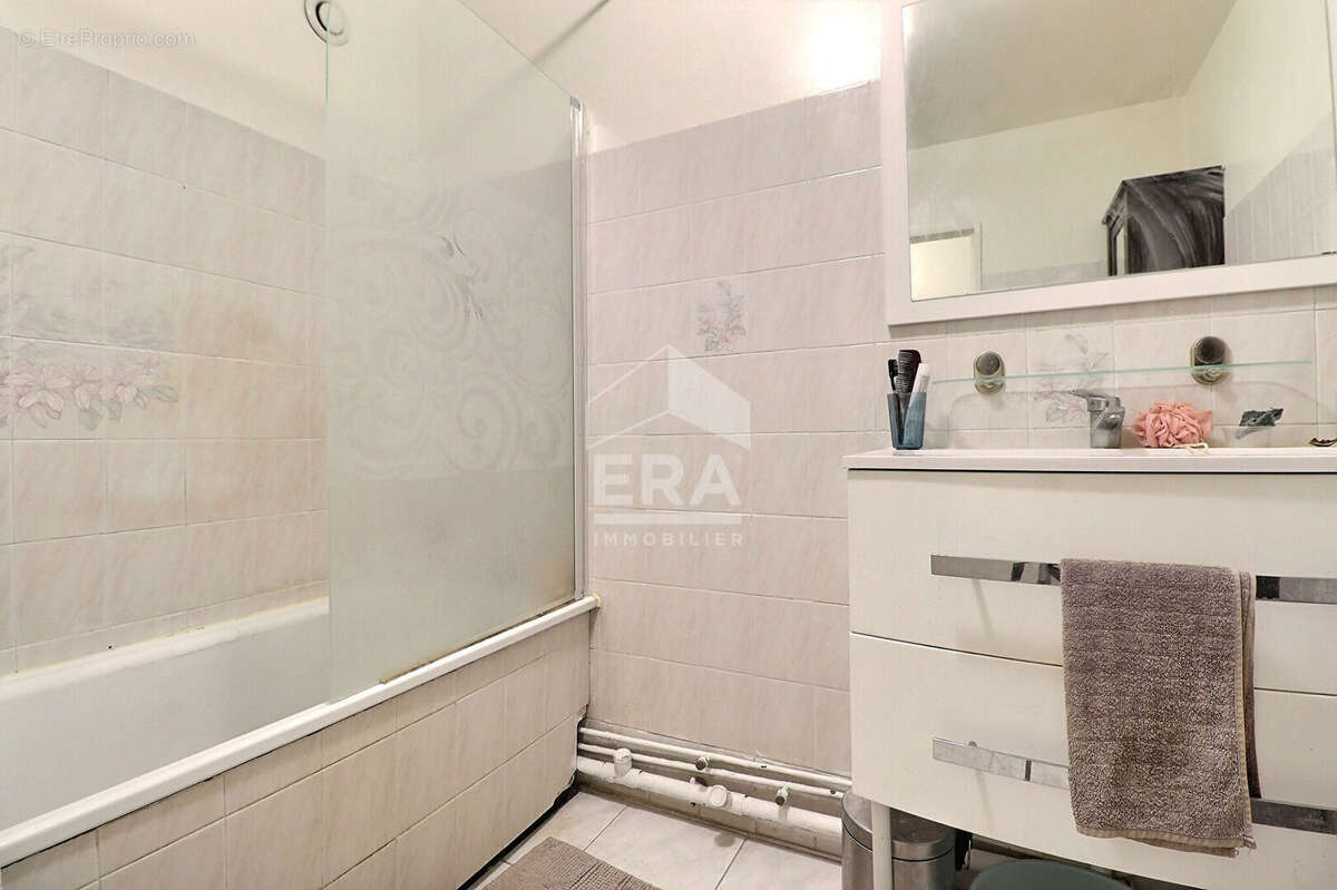 Appartement à AUBERVILLIERS