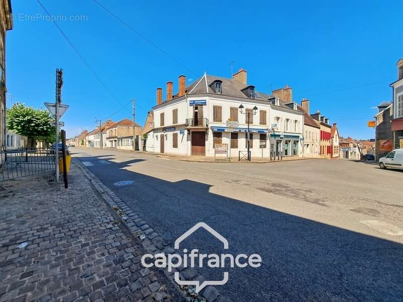 Ancien bar-restaurant avec logement – Fort potentiel au cœur de Châteaumeillant - photo 54