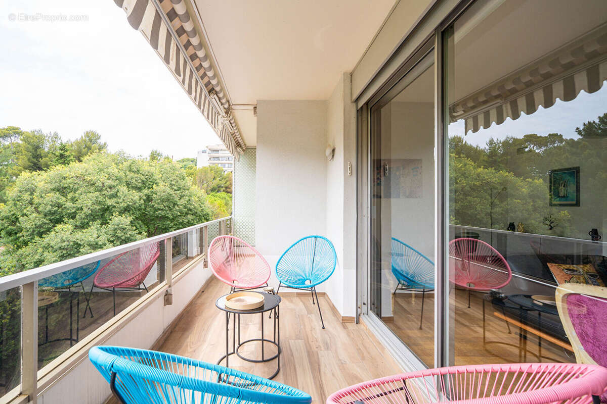 MARSEILLE 8E LA CADENELLE T5 de 145 m²  Dernier étage  Vue dégagée  Résidence de prestige - photo 2