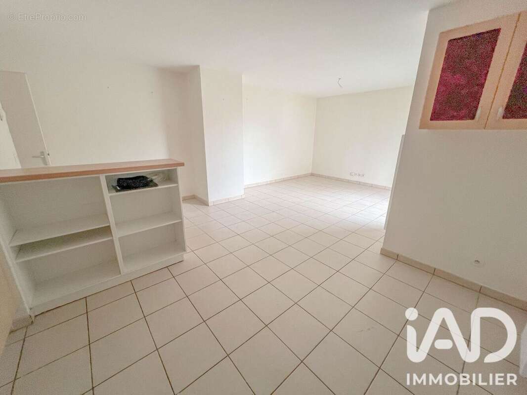 Photo 8 - Appartement à BUSSY-SAINT-GEORGES
