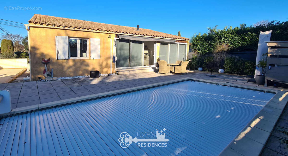 Maison à MONTAREN-ET-SAINT-MEDIERS