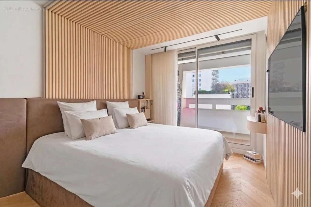 Appartement à LEVALLOIS-PERRET