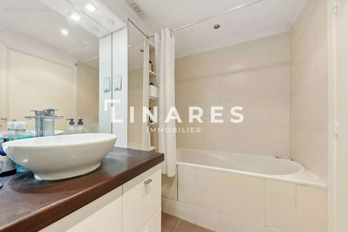 Appartement à PARIS-10E