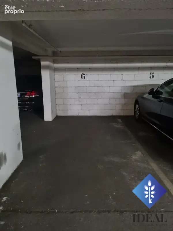 Parking à PARIS-12E