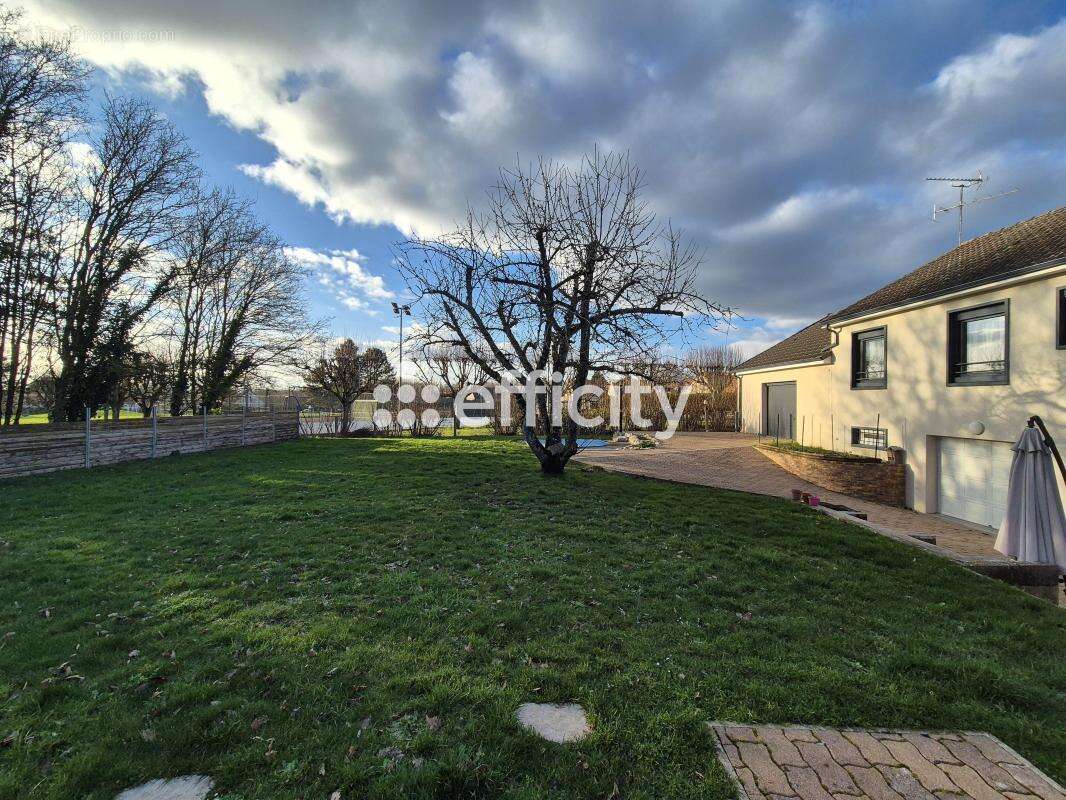 Maison à CHOUZY-SUR-CISSE