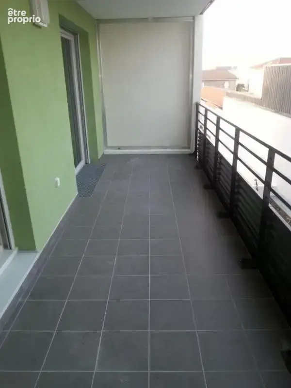 A Vendre St Fons centre T2 48 m² + garage - photo 2