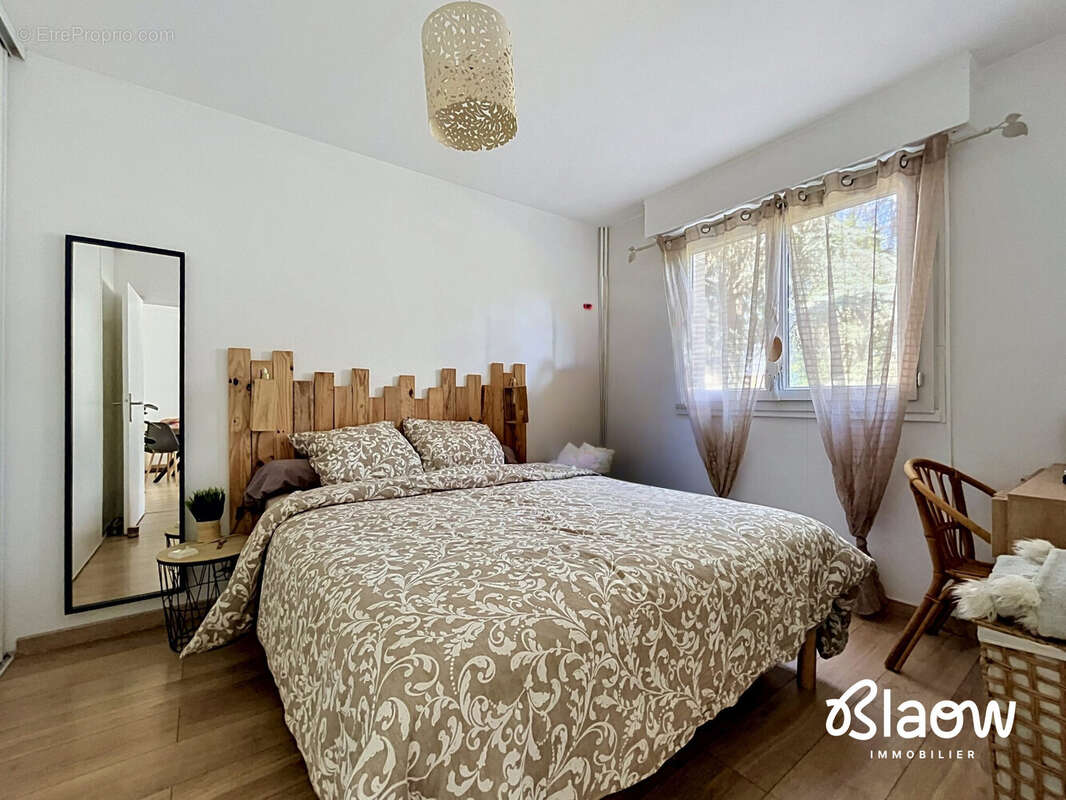 Appartement à MEYZIEU