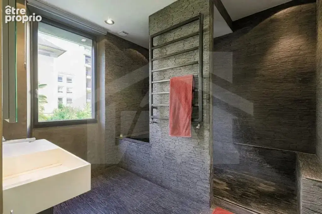 Maison de caractere en plein du quartier championnet - photo 10