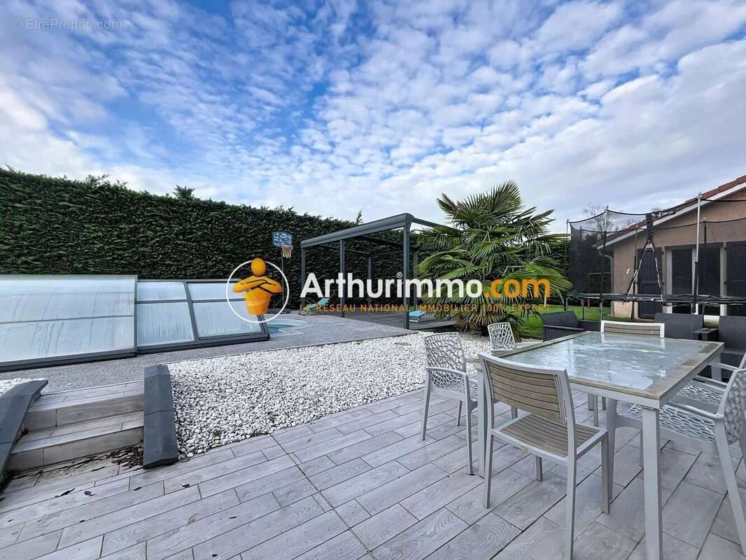 Maison à SAINT-CHEF