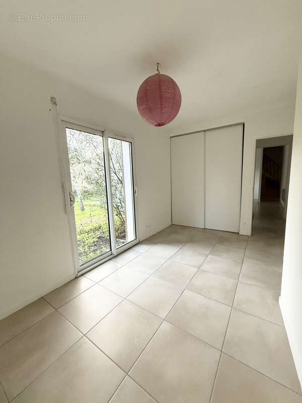 Maison à LALANDE-DE-POMEROL