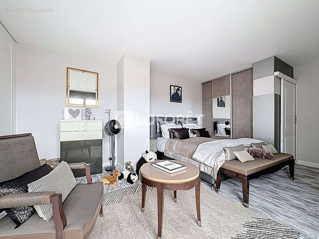 Appartement à SURESNES