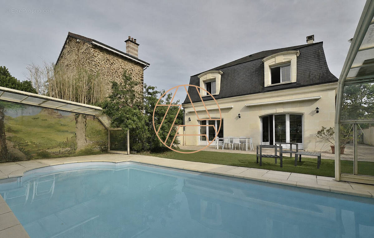 Maison à SAINT-MAUR-DES-FOSSES