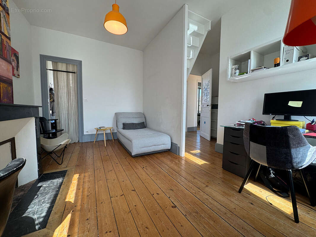 Rochefort Centre-Ville : Maison de Maître 230m² - 6 chambres, jardin et garage attenant - photo 12