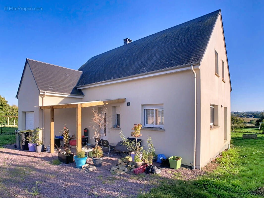 Maison à TILLY-SUR-SEULLES