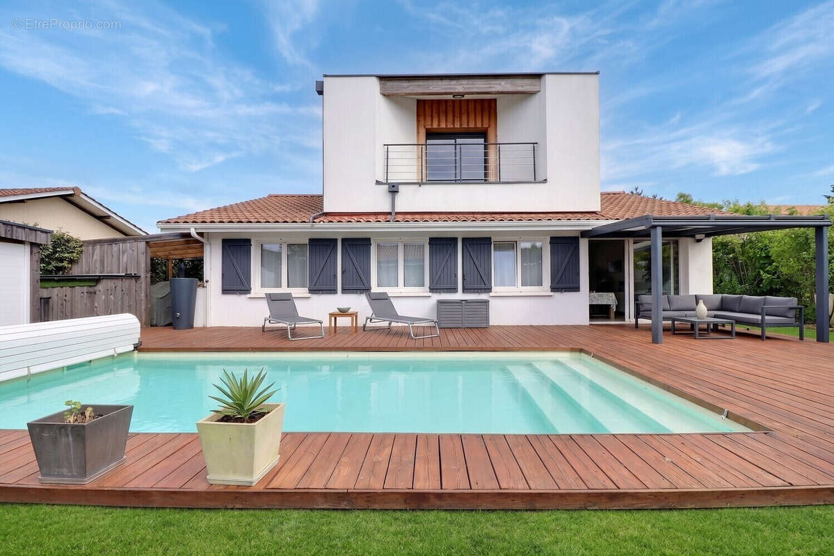 Maison à SAINT-MEDARD-EN-JALLES