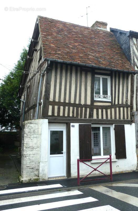 Maison à MEZIDON-CANON