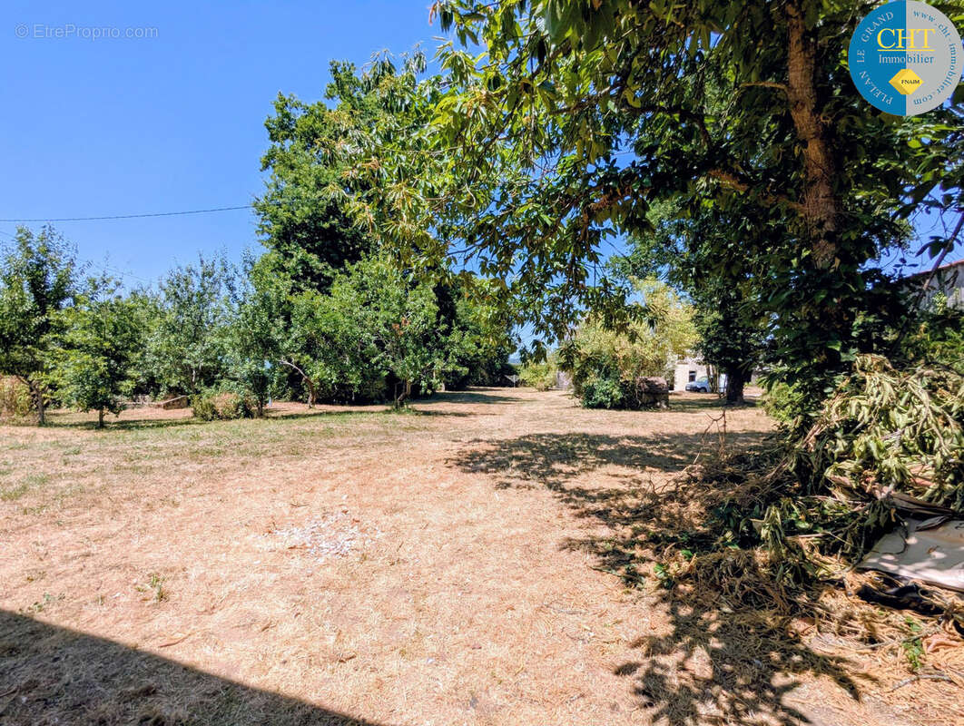 Charme et Authenticité : Longère en pierres sur vaste terrain à Monteneuf (56380) - photo 26