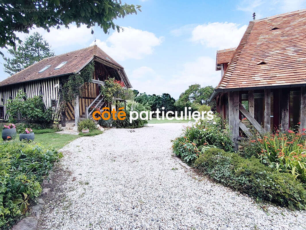 Maison à SAINT-PIERRE-SUR-DIVES