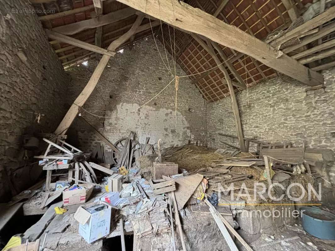 Maison à PEYRAT-LA-NONIERE