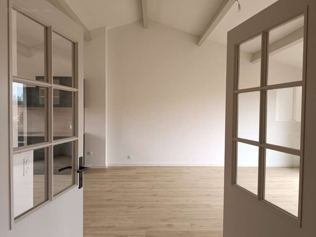 Ouverture sur séjour - Appartement à NARBONNE