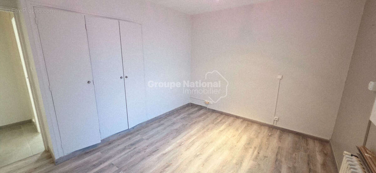 Appartement à BAGNOLS-SUR-CEZE