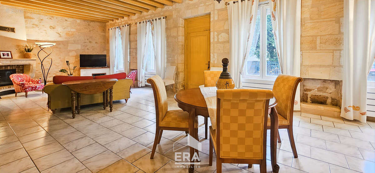 Maison à BLANQUEFORT