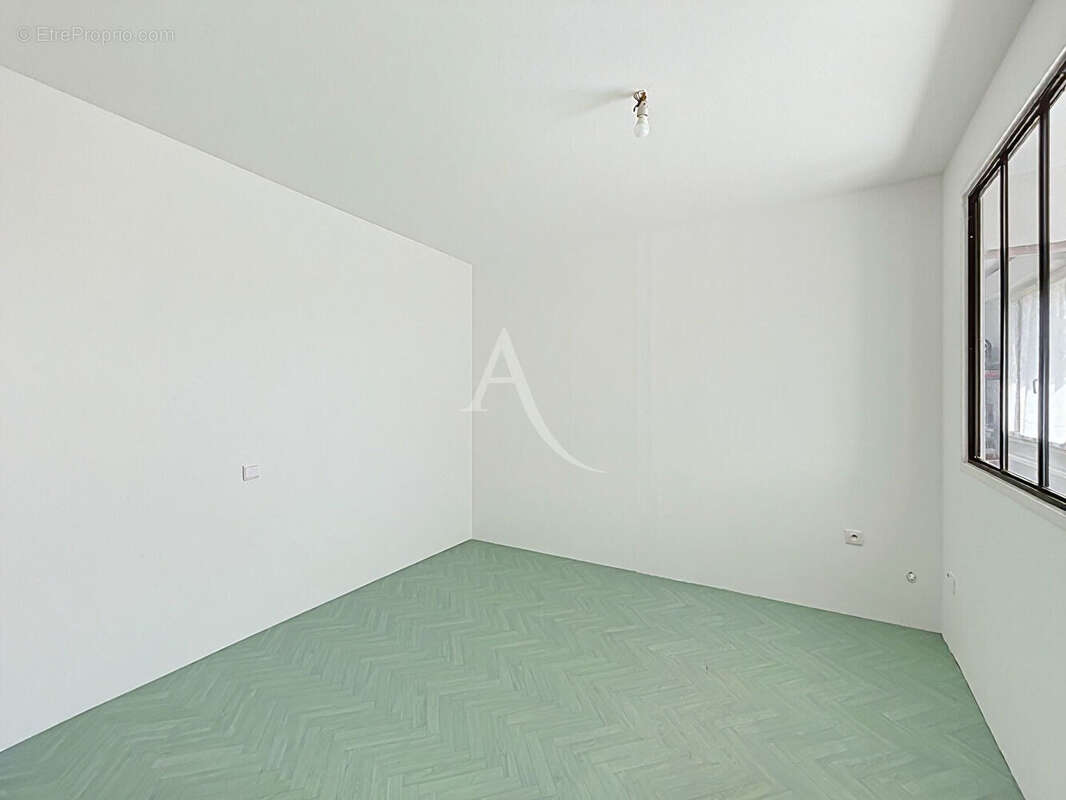 Maison - 3 chambres - 127 m² - MARIGNE PEUTON - photo 10